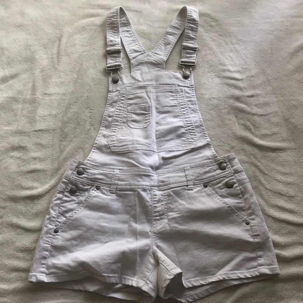 Rue21 White Overall Shorts